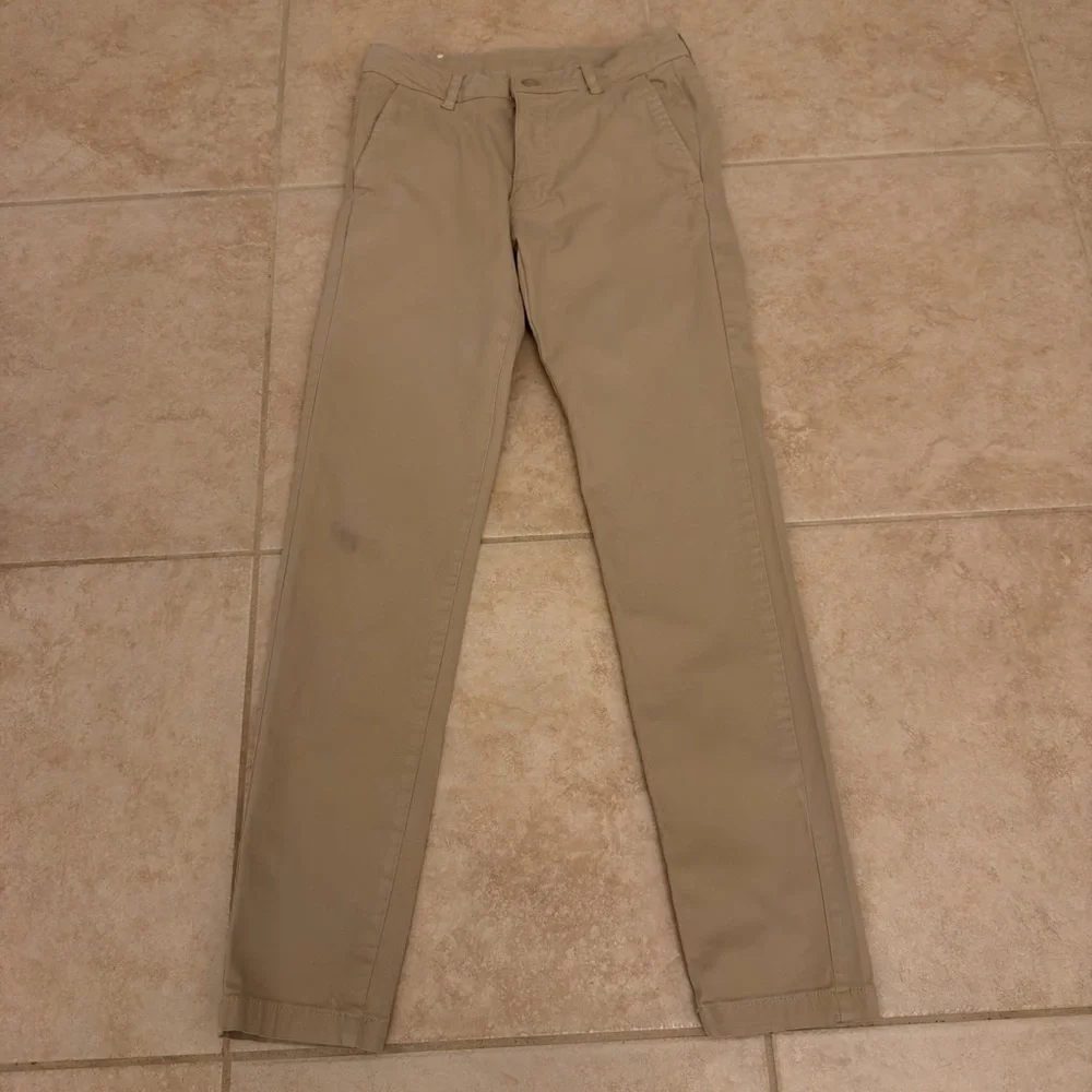 Zara Men's Chino Pants in Light Tan